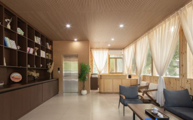 mountain east hotel