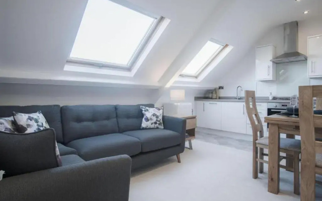 Skylark - 2 Bedroom Apartment - Tenby