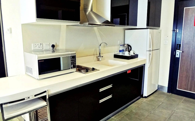 Al Raya Suites
