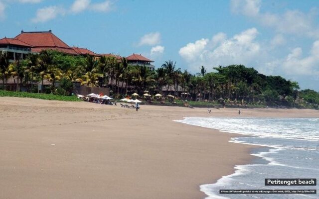 Svarna Suite Seminyak by ZEN Rooms