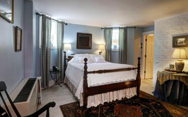 200 South Street Inn