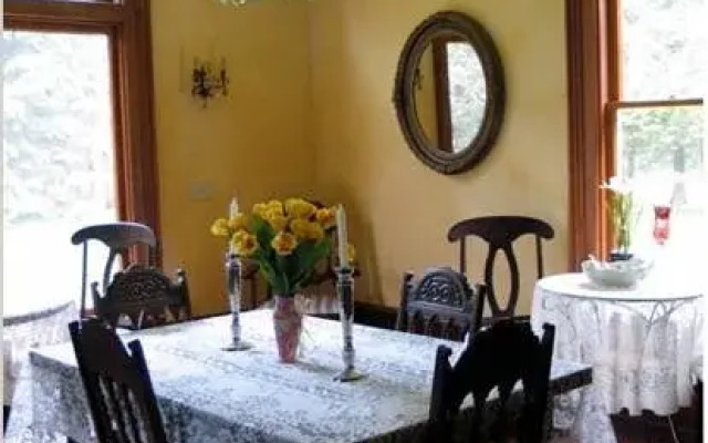 Wild Swan Bed & Breakfast Inn