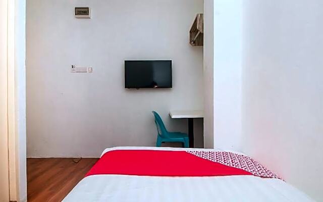 OYO 90102 7 Days Lodge