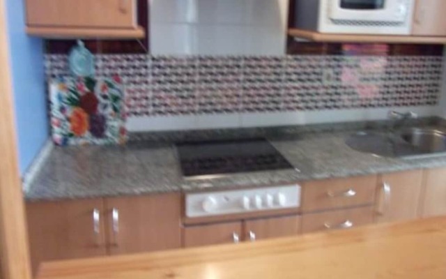 Apartment 2 Bedrooms With Pool 103419