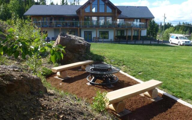 Little Black Bear Lodge/B&B