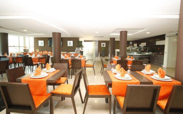 Suites Hotel Omeya