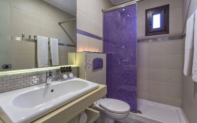 Lagomandra Beach & Suites