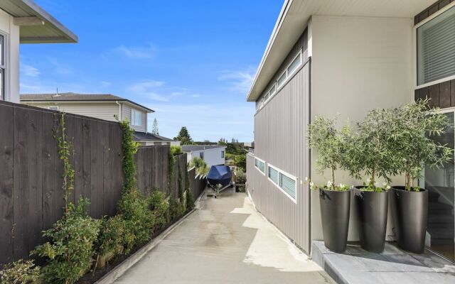 Sensational North Shore Retreat -Netflix