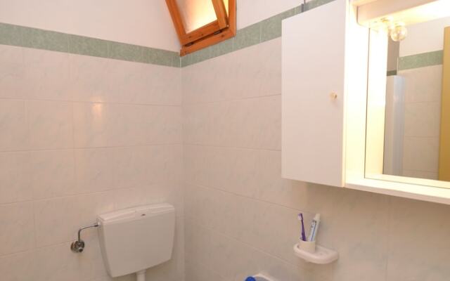 Sunny Apartment Right by the Beach