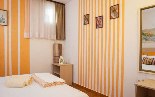 Apartment Sve - with parking : A2 Makarska, Riviera Makarska