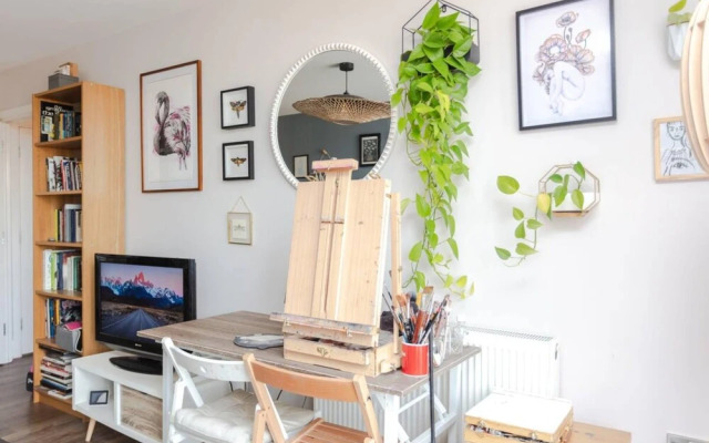 Serene 1 Bedroom Flat in Clapton With Balcony