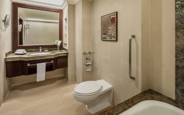 Sule Shangri-La, Yangon