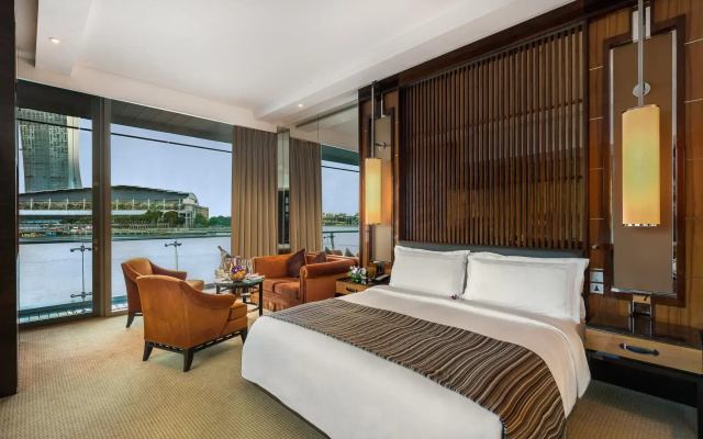 The Fullerton Bay