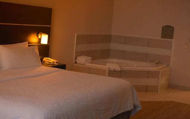 Holiday Inn Express & Suites Maryville by IHG