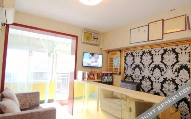 Qingwan Hostel (Chongqing Daping Metro Station Store)