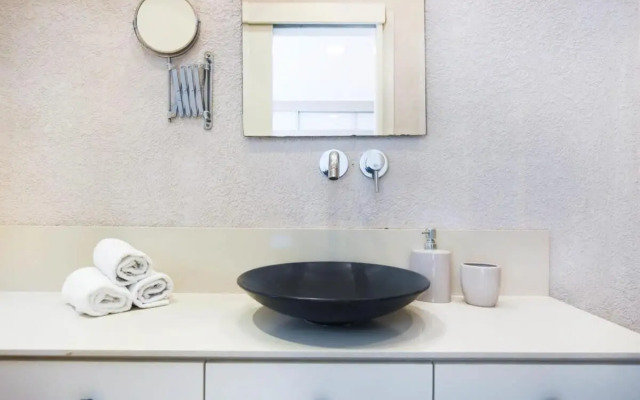 Blue Quartz by HolyGuest