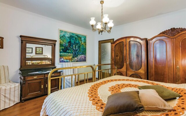 Beautiful Home in Novigrad With Wifi and 2 Bedrooms