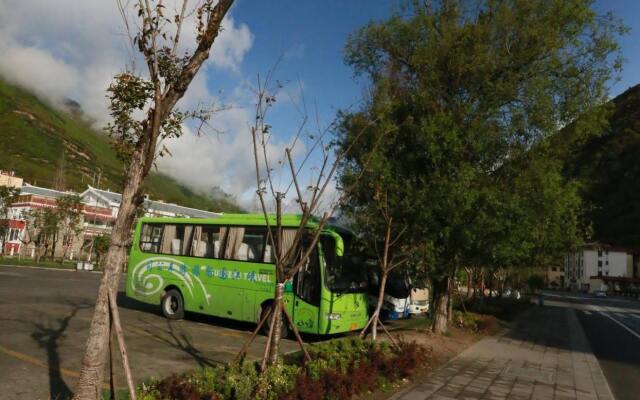 Huajianji Courtyard Home stay