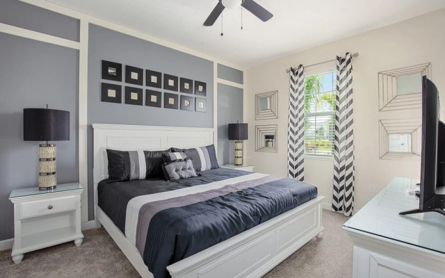 Luxe Champion's Gate Home w/ Pool, Spa, Gameroom