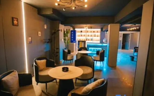 Jinding Cinema Famous Residence
