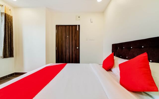 OYO 27844 Seven A Luxury Hotel