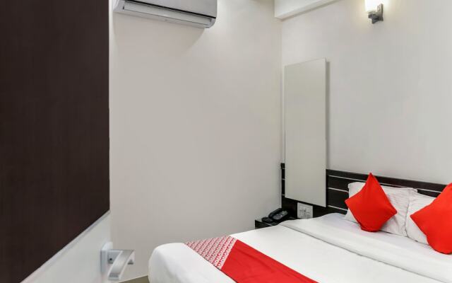 OYO 12053 Hotel Shri Govind