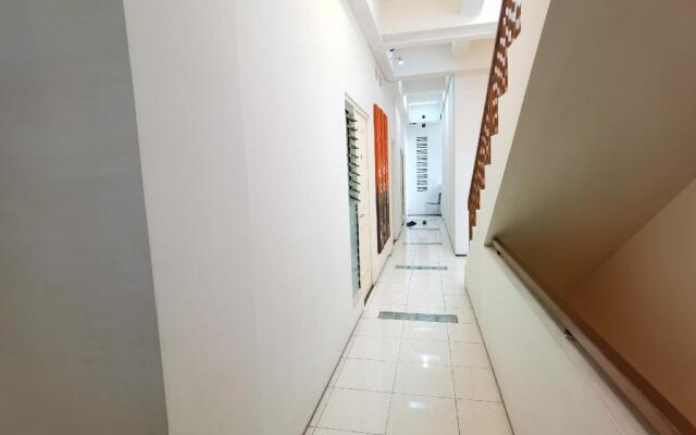 OYO 90075 Feliz Hotel