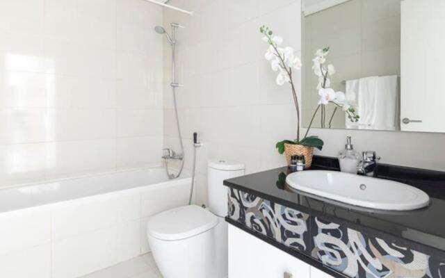 Frank Porter - Executive Bay