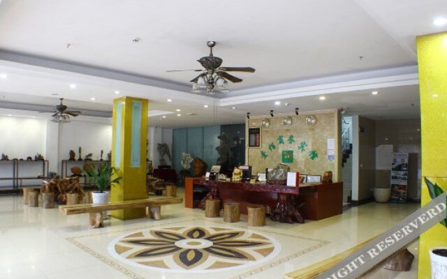 Yibai Business Hotel