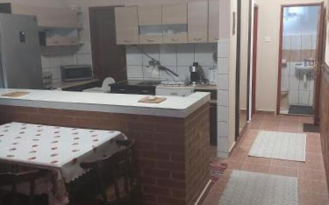 Éva Apartment
