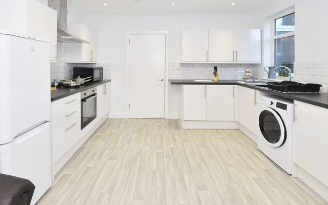 Townhouse @ 272 Walthall Street Crewe