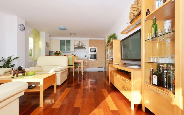 Lilly - spacious 3 bedroom apartment