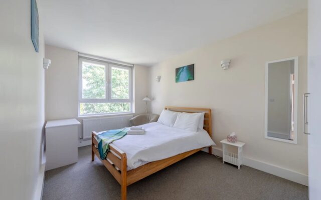 Cosy 3 Bedroom Flat in North London