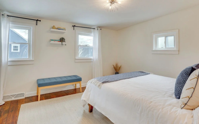 Patio & Lake Views: Family-friendly Canton Retreat