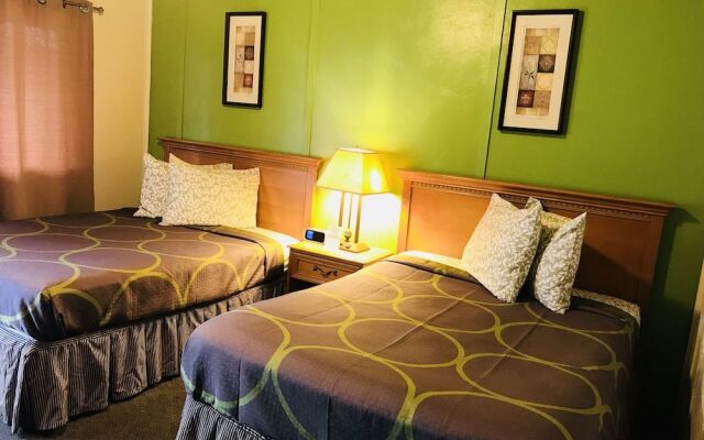 Marinette Inn