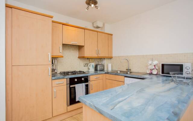 2 Bedroom Flat With Views of Arthurs Seat