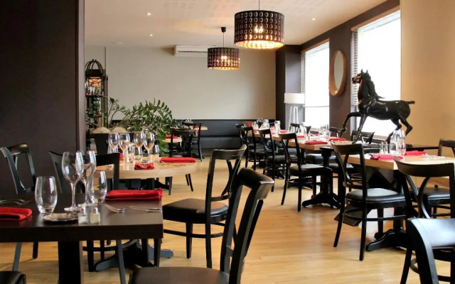 Logis Hotel Le Cheval Noir