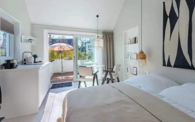 Pleasaing Holiday Home in Oostkapelle With Garden