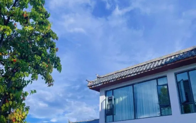 Lakeside Hotei – Exterior – Puluo