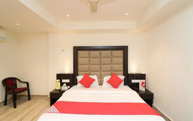 OYO 24608 Sanjay Galaxy Premium