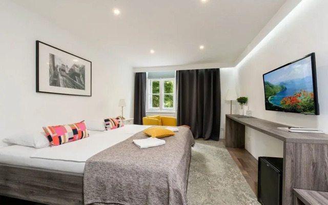 Tia Apartments and Rooms