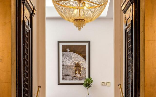 Art Pantheon Superior Suite