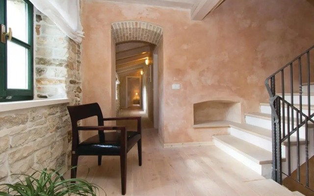 Stunning Home in Kanfanar With Wifi and 4 Bedrooms