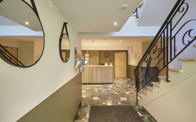 Hôtel Eliova- L'Eau Vive