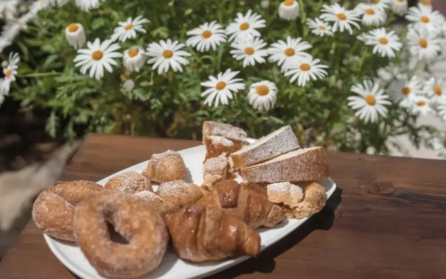 Calacala rooms, restaurant & farm experience