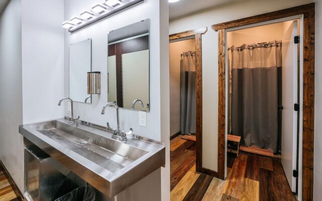 Pintler's Portal Hostel