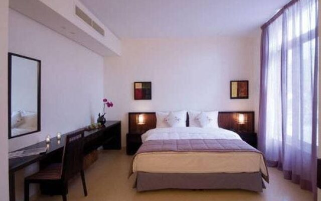 Burda 41 Hotel & Suites