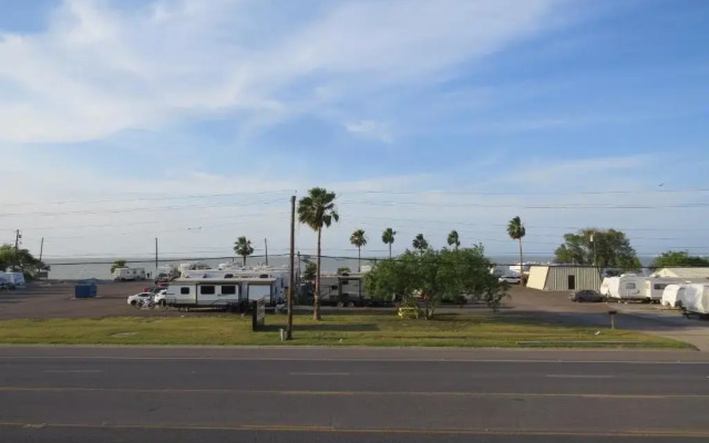 Executive Inn Laguna Vista