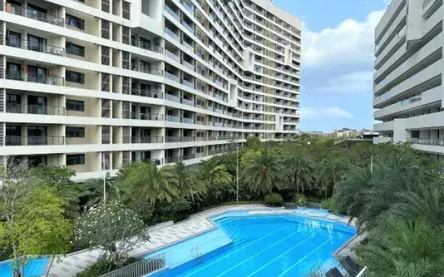 Having Neighbors Homestay