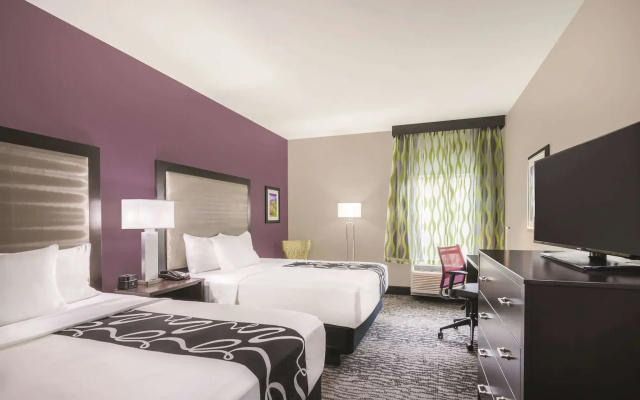 La Quinta Inn & Suites by Wyndham Clifton Park/Saratoga Area